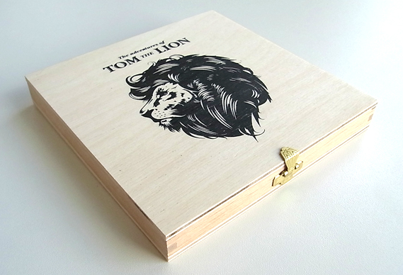 Wooden CD case Tom the Lion